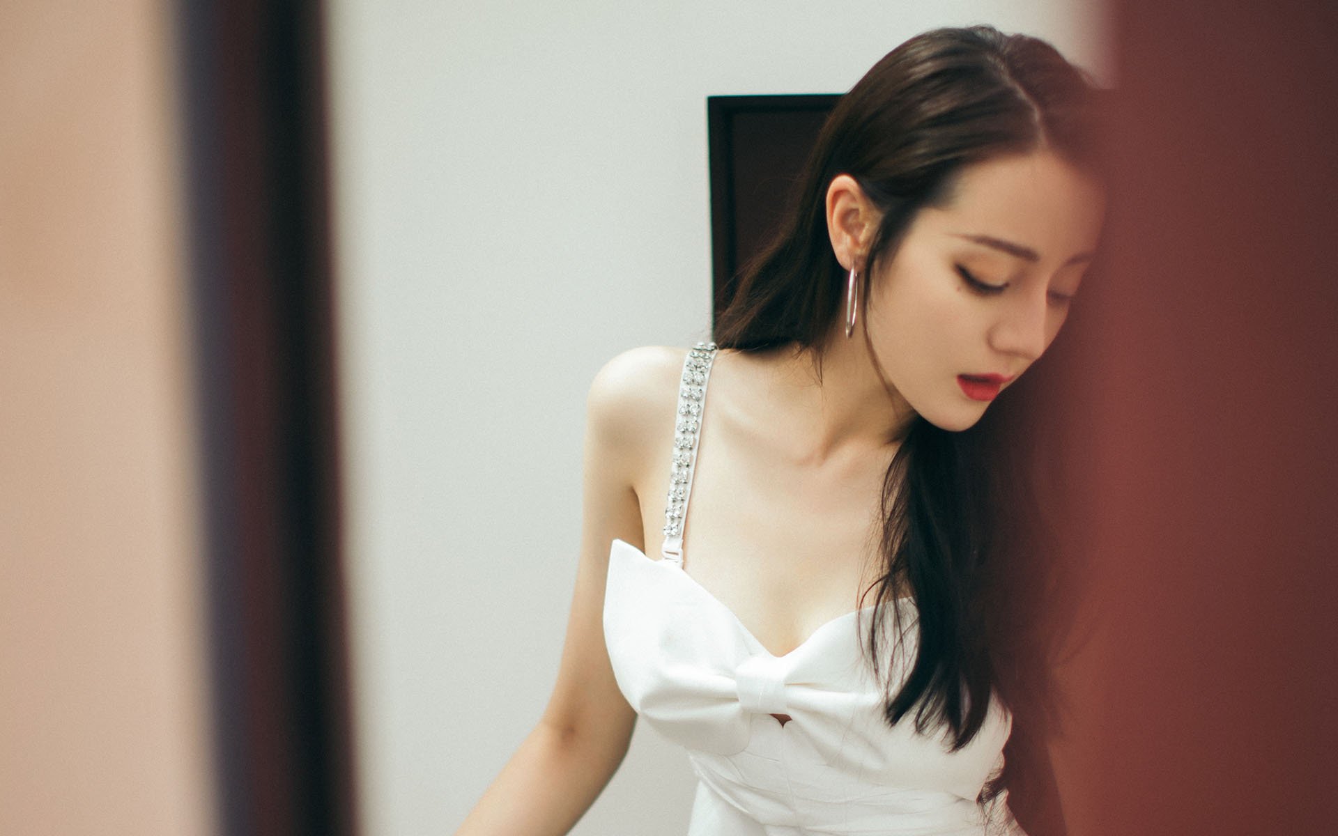 德赢官网登录入口官网-里奇·麦考的默契配合与防守智慧，确保全黑队稳固的防线，麦奇里湖